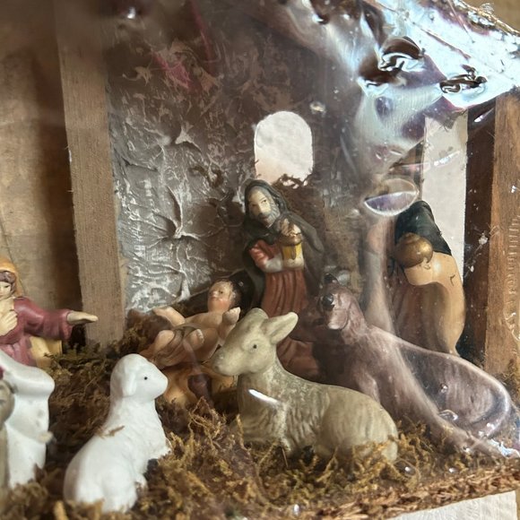 Nativity Scene Indoor decoration - Picture 4 of 6